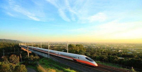 kaiyun 西南大动脉渝昆高铁，全程18个车站，这个地区将成为最大的受益者